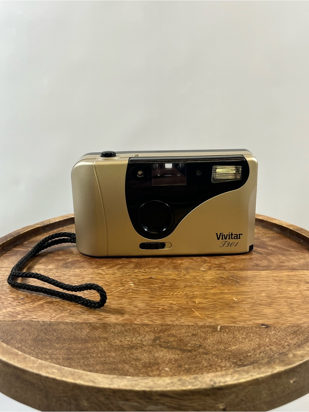 Vivitar T301 35mm Point and Shoot Compact Gold Black Camera UNTESTED